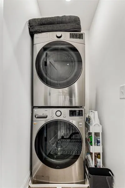 Atlanta, Georgia 30339, United States, 3 Bedrooms Bedrooms, ,4 BathroomsBathrooms,Residential,Active,102810