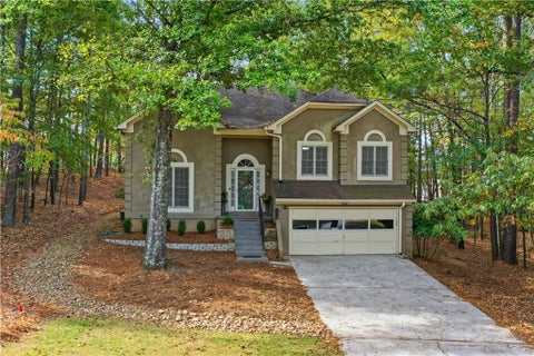 Homes For Sale - 945 Club Chase Court<br/> Roswell, GA 30076