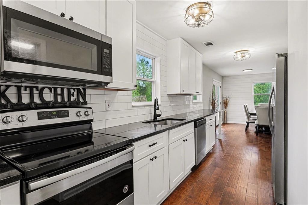 2955 Peeksville Road