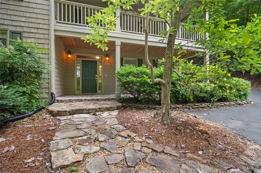 1121 Woodland Trace