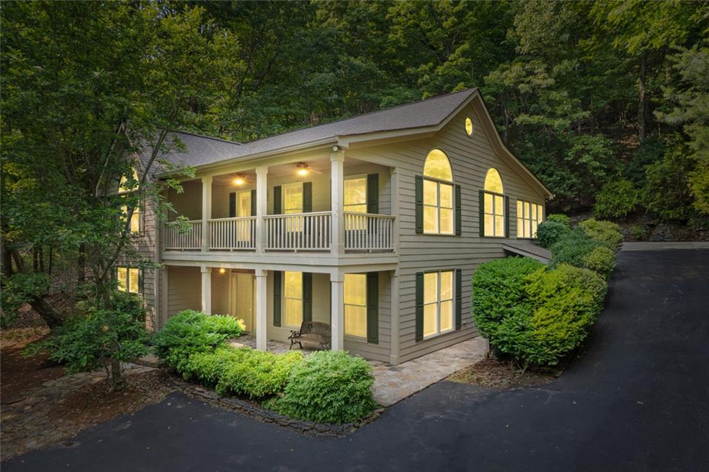 1121 Woodland Trace