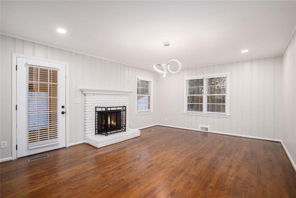 4090 Land O Lakes Drive NE