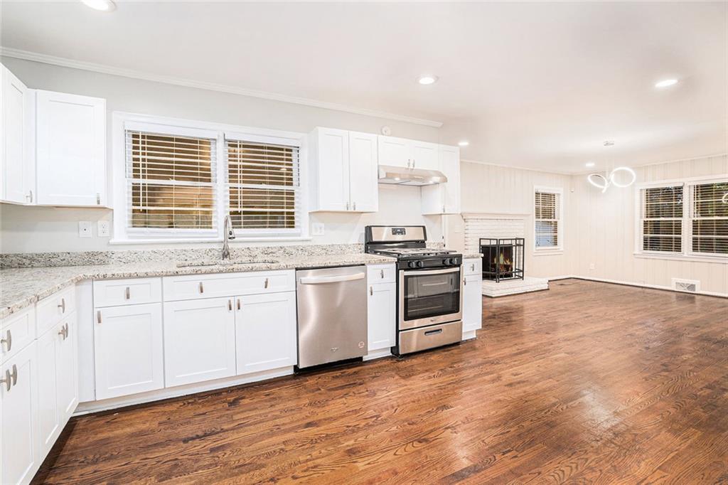 4090 Land O Lakes Drive NE