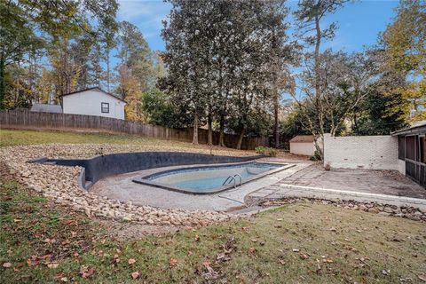 4090 Land O Lakes Drive NE Atlanta GA 30342