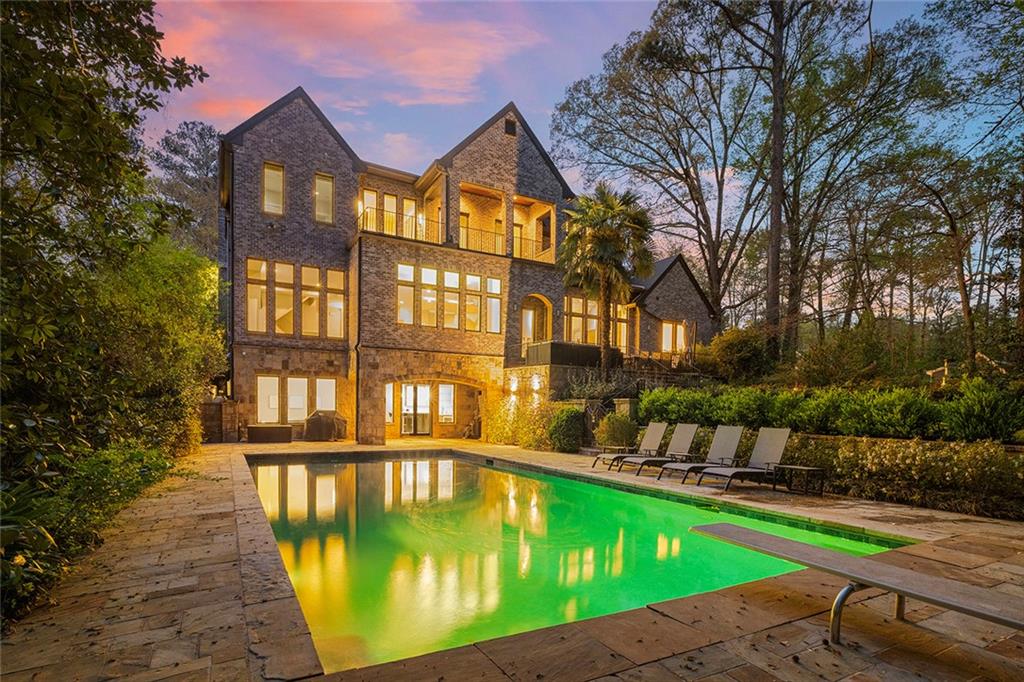 4915 Northway Drive NE