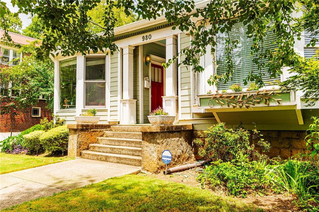 980 Saint Charles Avenue NE 2