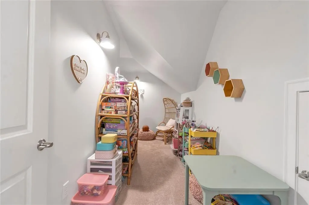 Alpharetta, Georgia 30004, United States, 4 Bedrooms Bedrooms, ,4 BathroomsBathrooms,Residential,Pending,202865