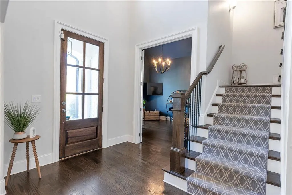 Alpharetta, Georgia 30004, United States, 4 Bedrooms Bedrooms, ,4 BathroomsBathrooms,Residential,Pending,202865