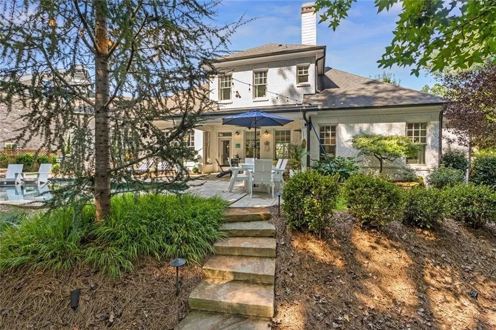 Alpharetta, Georgia 30004, United States, 4 Bedrooms Bedrooms, ,4 BathroomsBathrooms,Residential,Pending,202865