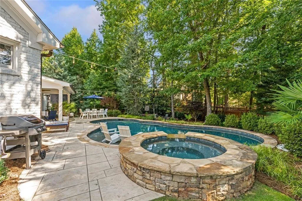 Alpharetta, Georgia 30004, United States, 4 Bedrooms Bedrooms, ,4 BathroomsBathrooms,Residential,Pending,202865