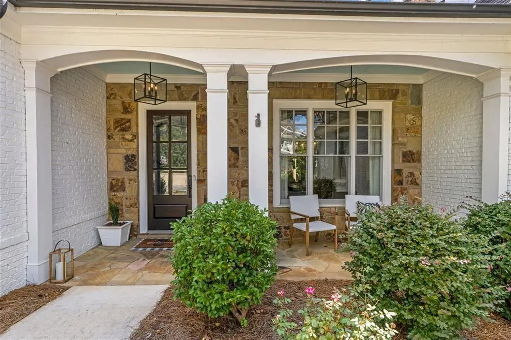 Alpharetta, Georgia 30004, United States, 4 Bedrooms Bedrooms, ,4 BathroomsBathrooms,Residential,Pending,202865