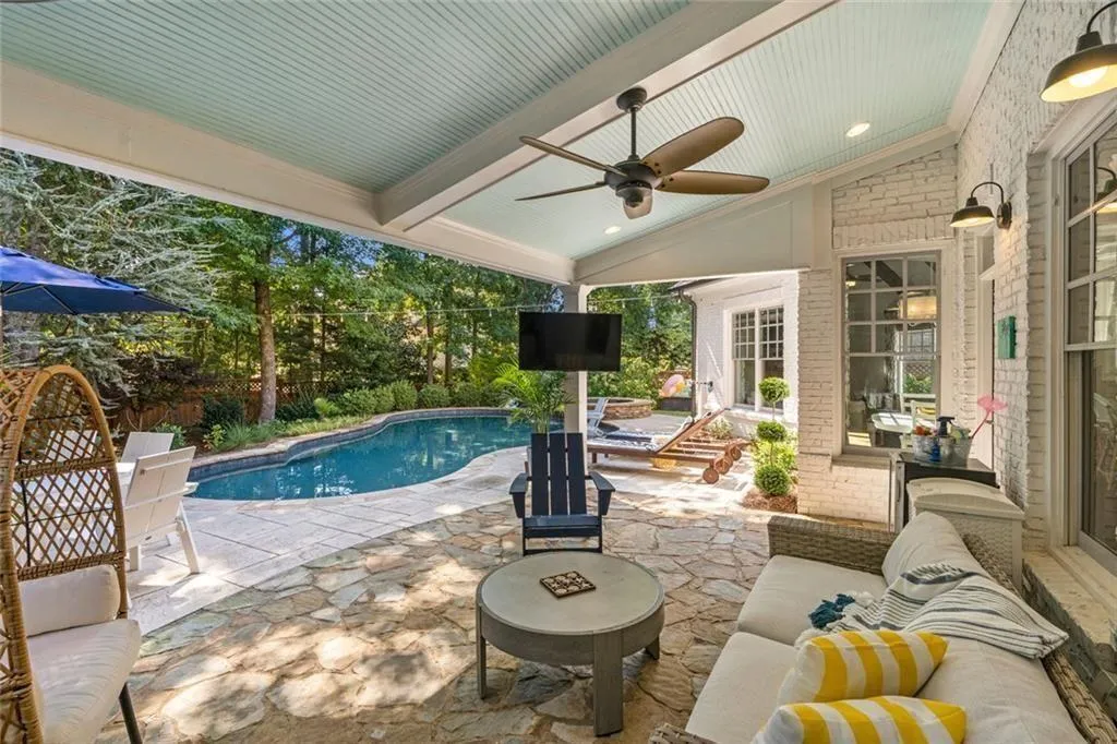 Alpharetta, Georgia 30004, United States, 4 Bedrooms Bedrooms, ,4 BathroomsBathrooms,Residential,Pending,202865