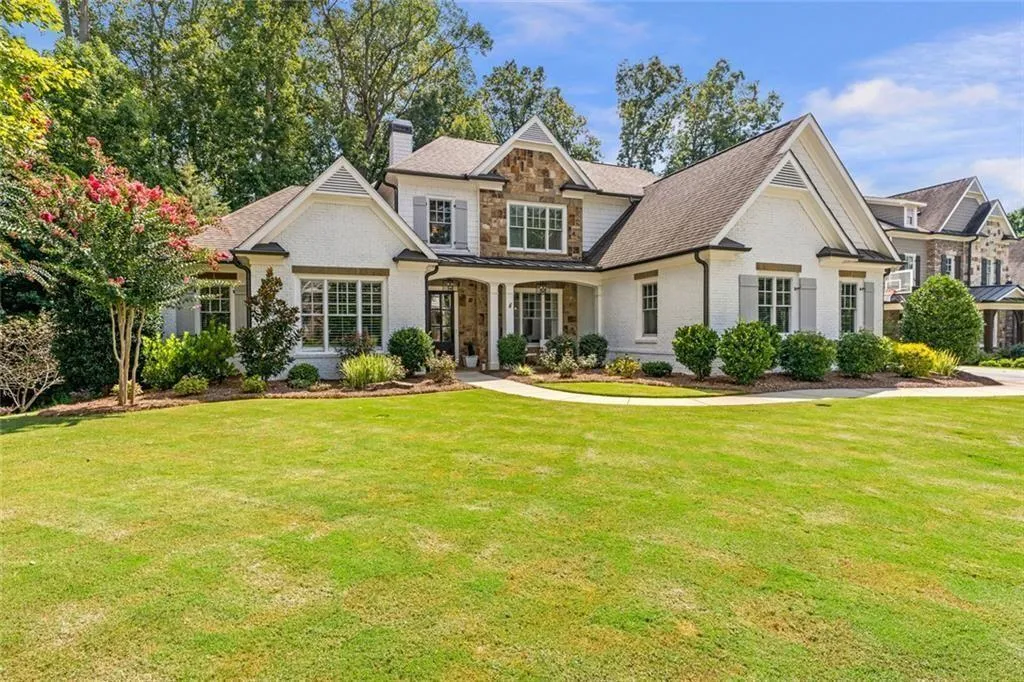 Alpharetta, Georgia 30004, United States, 4 Bedrooms Bedrooms, ,4 BathroomsBathrooms,Residential,Pending,202865