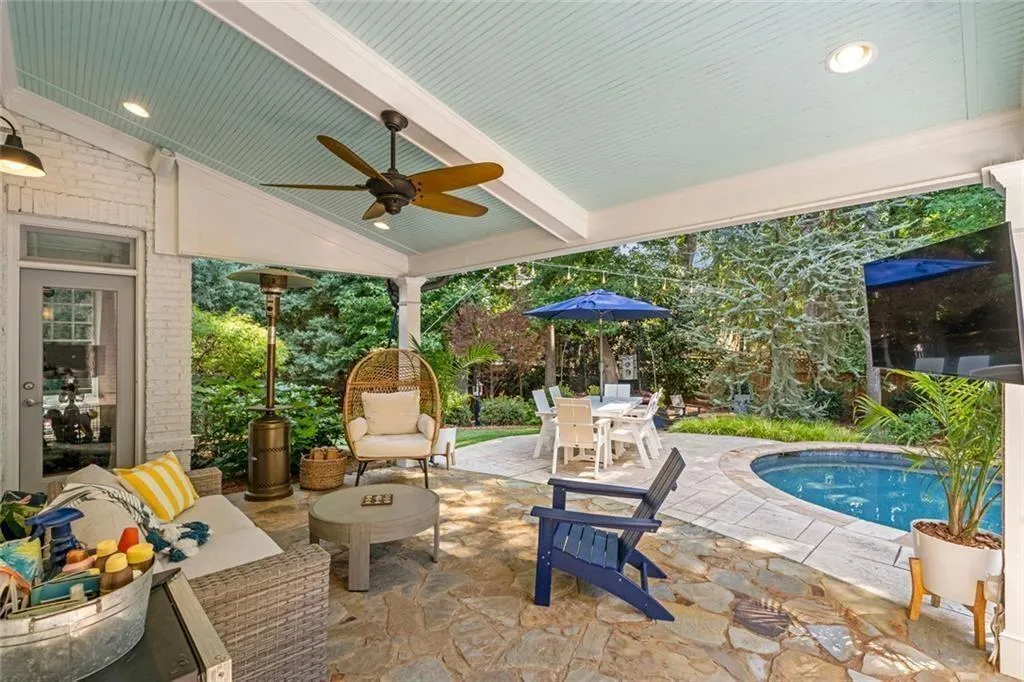 Alpharetta, Georgia 30004, United States, 4 Bedrooms Bedrooms, ,4 BathroomsBathrooms,Residential,Pending,202865