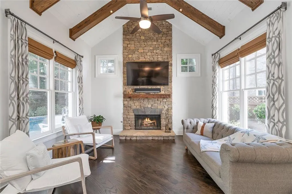 Alpharetta, Georgia 30004, United States, 4 Bedrooms Bedrooms, ,4 BathroomsBathrooms,Residential,Pending,202865