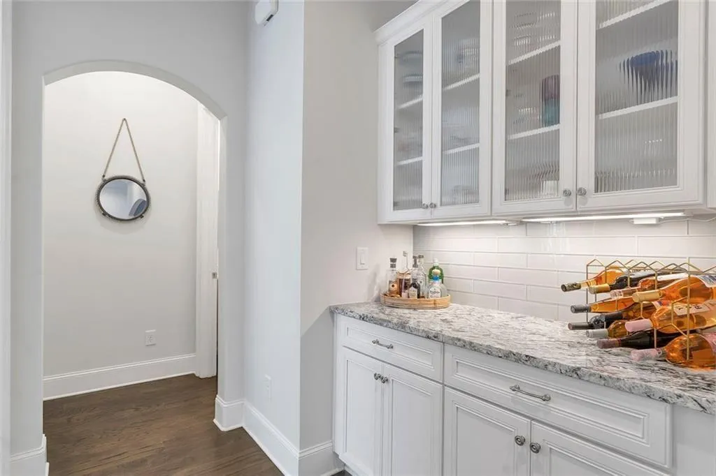 Alpharetta, Georgia 30004, United States, 4 Bedrooms Bedrooms, ,4 BathroomsBathrooms,Residential,Pending,202865