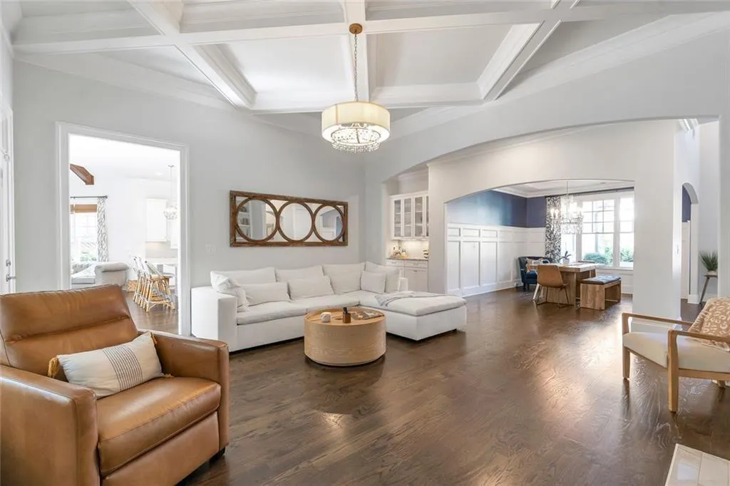 Alpharetta, Georgia 30004, United States, 4 Bedrooms Bedrooms, ,4 BathroomsBathrooms,Residential,Pending,202865