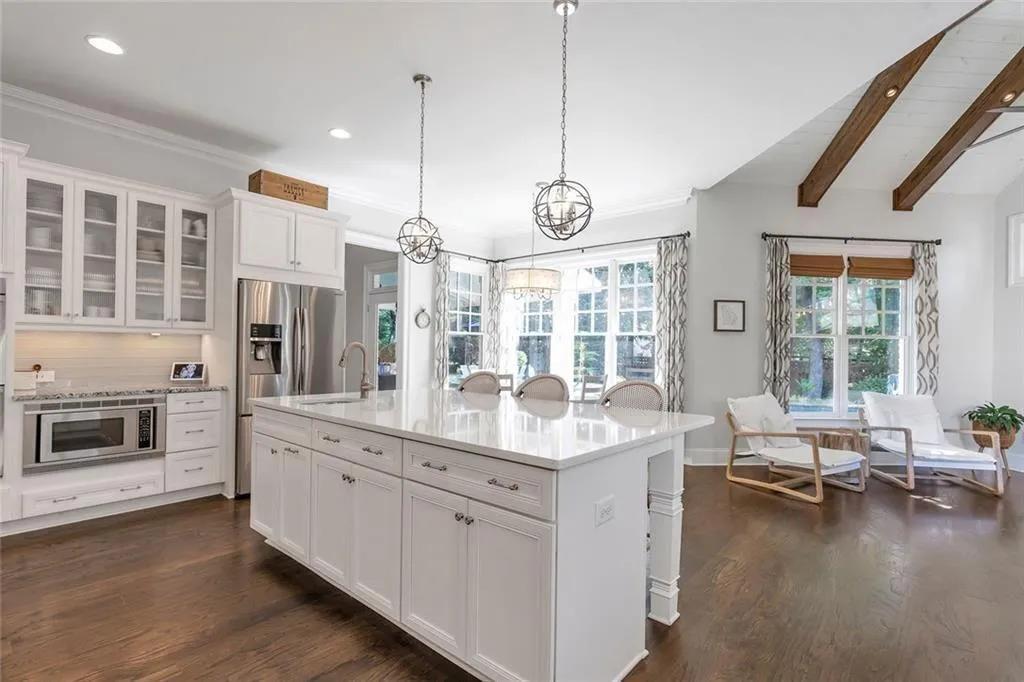 Alpharetta, Georgia 30004, United States, 4 Bedrooms Bedrooms, ,4 BathroomsBathrooms,Residential,Pending,202865