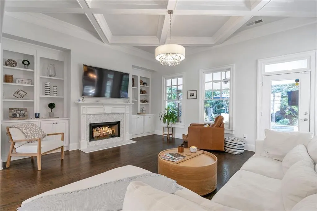 Alpharetta, Georgia 30004, United States, 4 Bedrooms Bedrooms, ,4 BathroomsBathrooms,Residential,Pending,202865