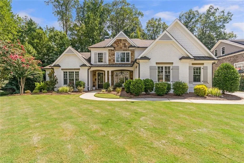 Alpharetta, Georgia 30004, United States, 4 Bedrooms Bedrooms, ,4 BathroomsBathrooms,Residential,Pending,202865