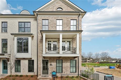 Townhouse For Sale - 235 Midnight Oak Run #8<br/> Alpharetta, GA 30009