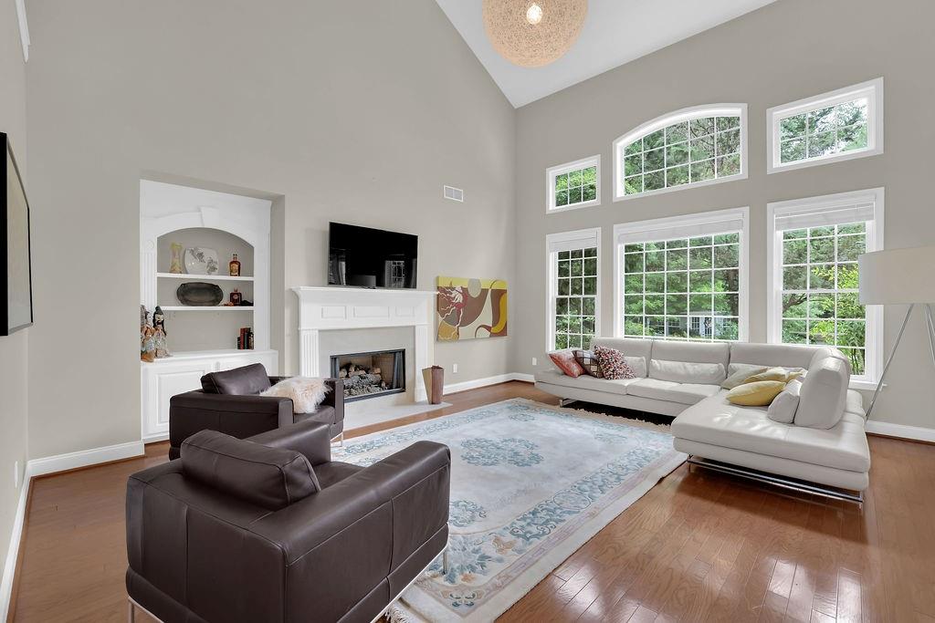 Lakefield Manor - Residential