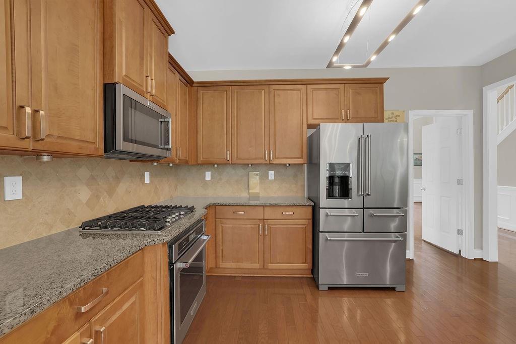 Lakefield Manor - Residential
