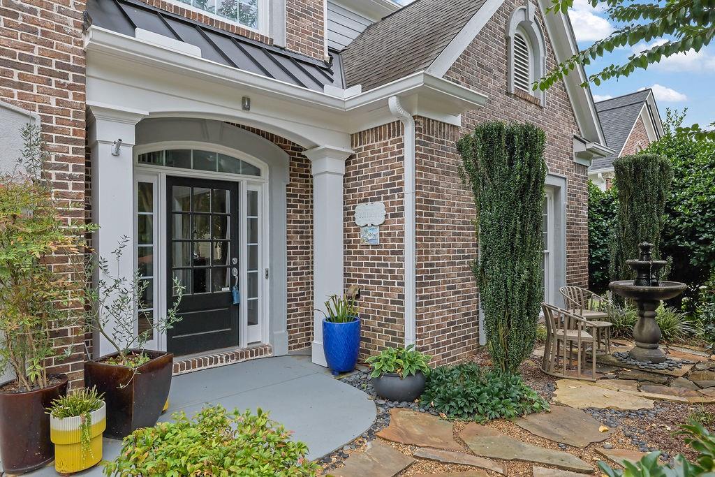 Lakefield Manor - Residential