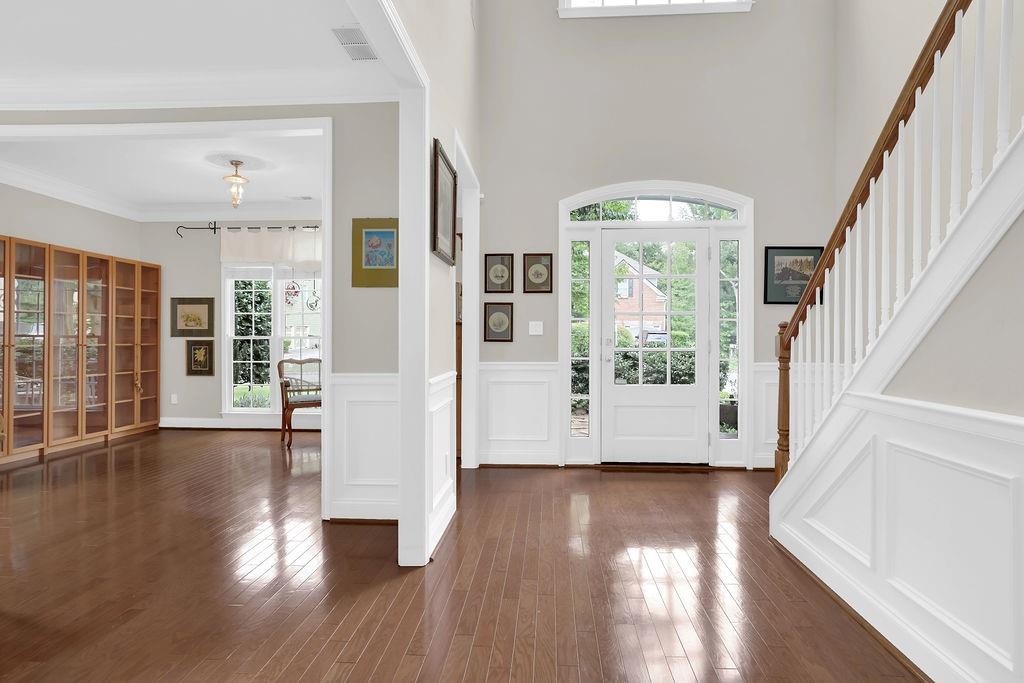 Lakefield Manor - Residential