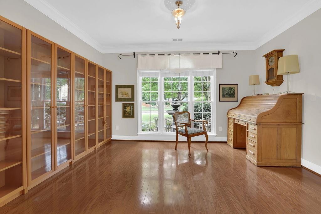 Lakefield Manor - Residential