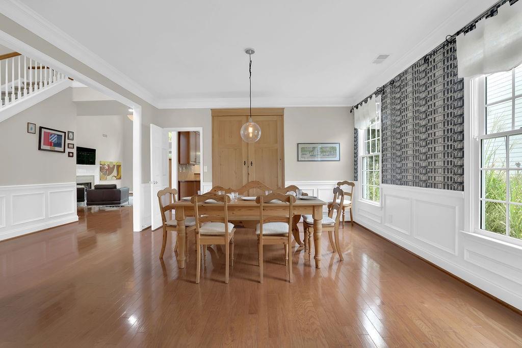 Lakefield Manor - Residential