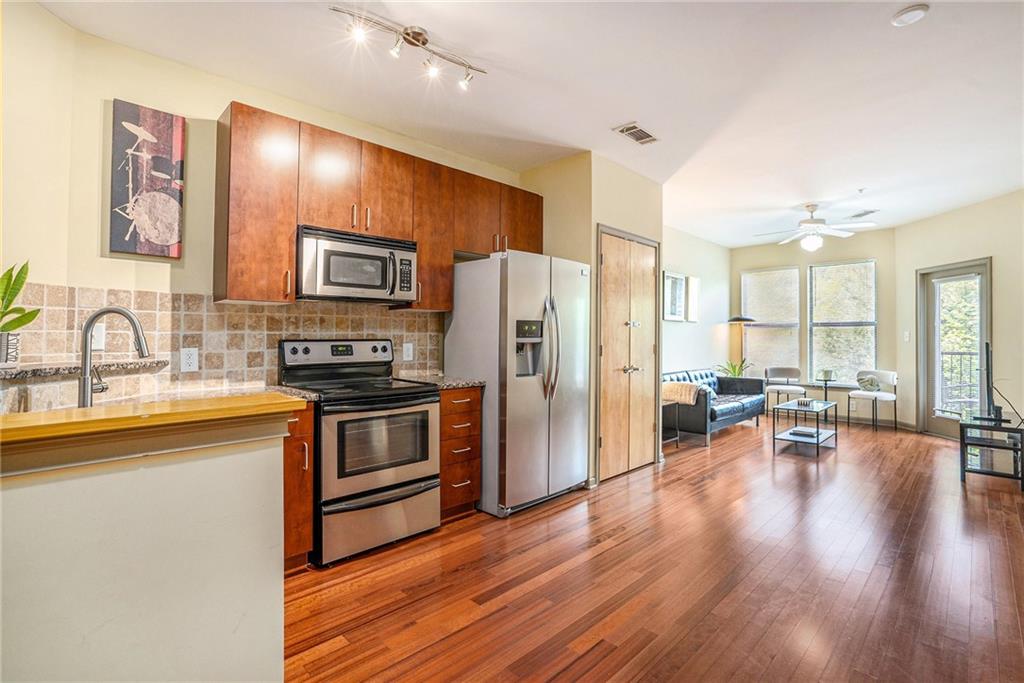 898 Oak Street SW 3420