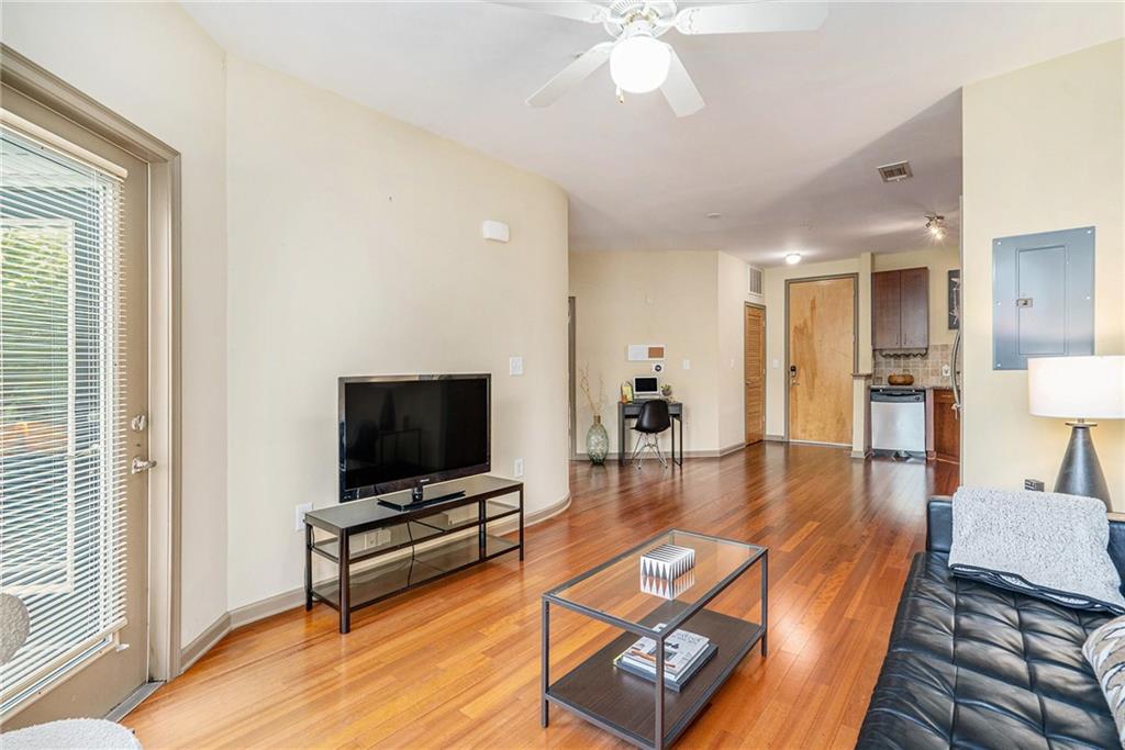 898 Oak Street SW 3420