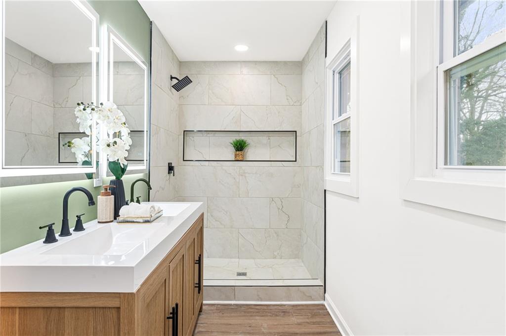 2749 Lincoln Court NW