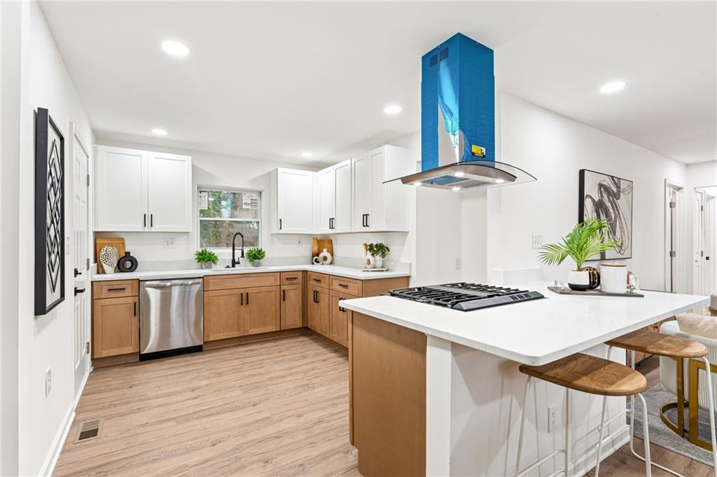 2749 Lincoln Court NW