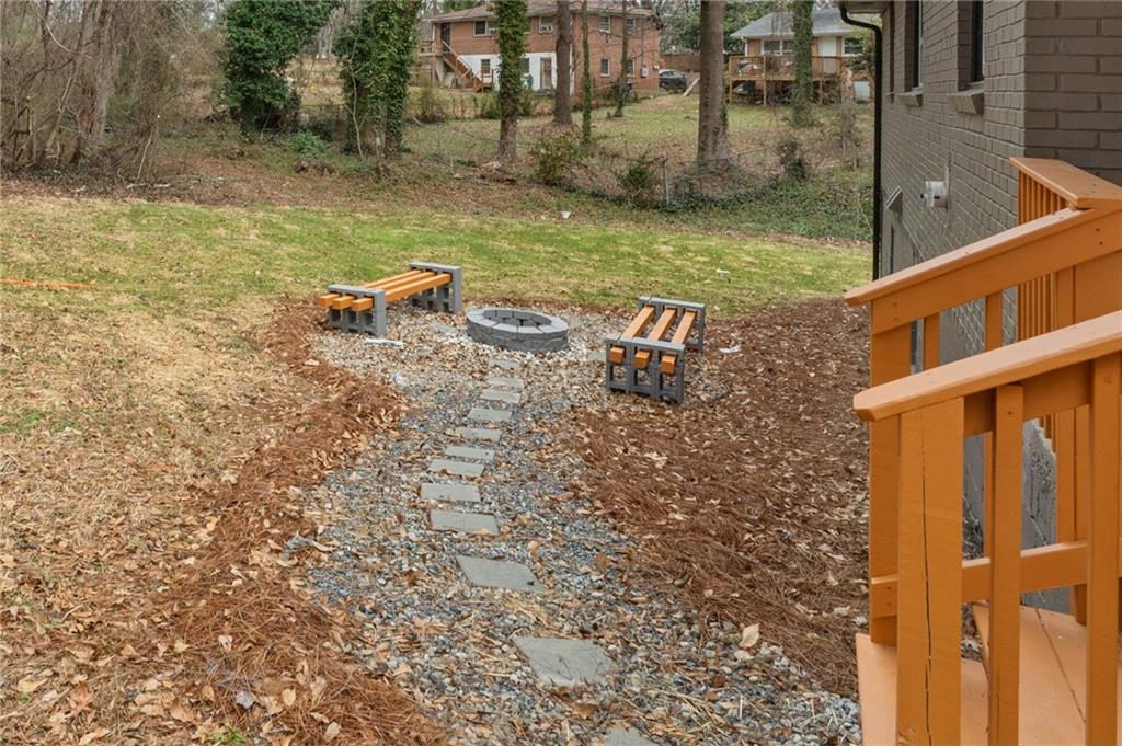 2749 Lincoln Court NW