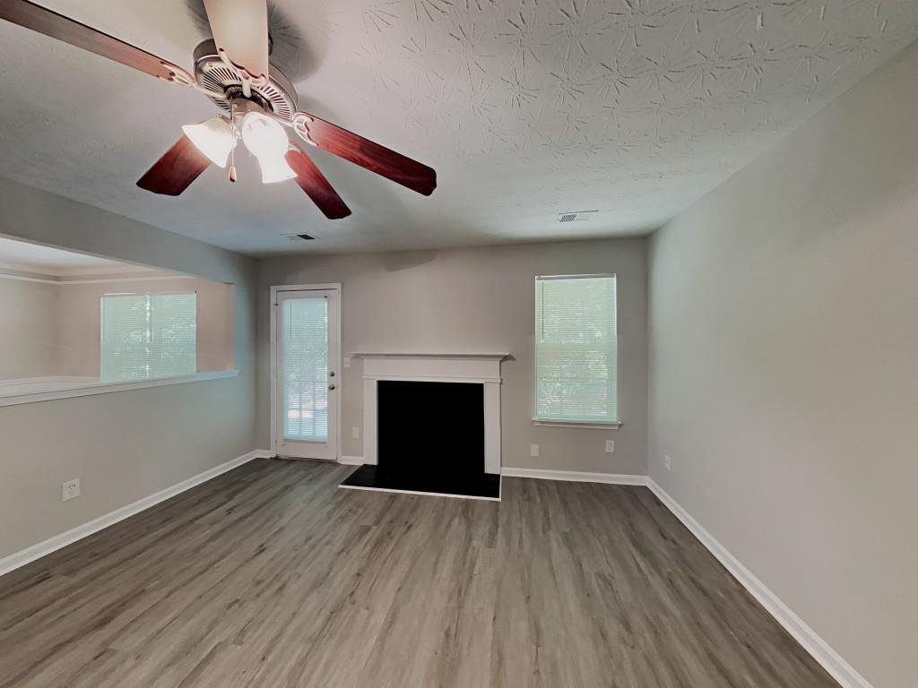 2429 Wood Bend Lane, Riverdale, Georgia image 3