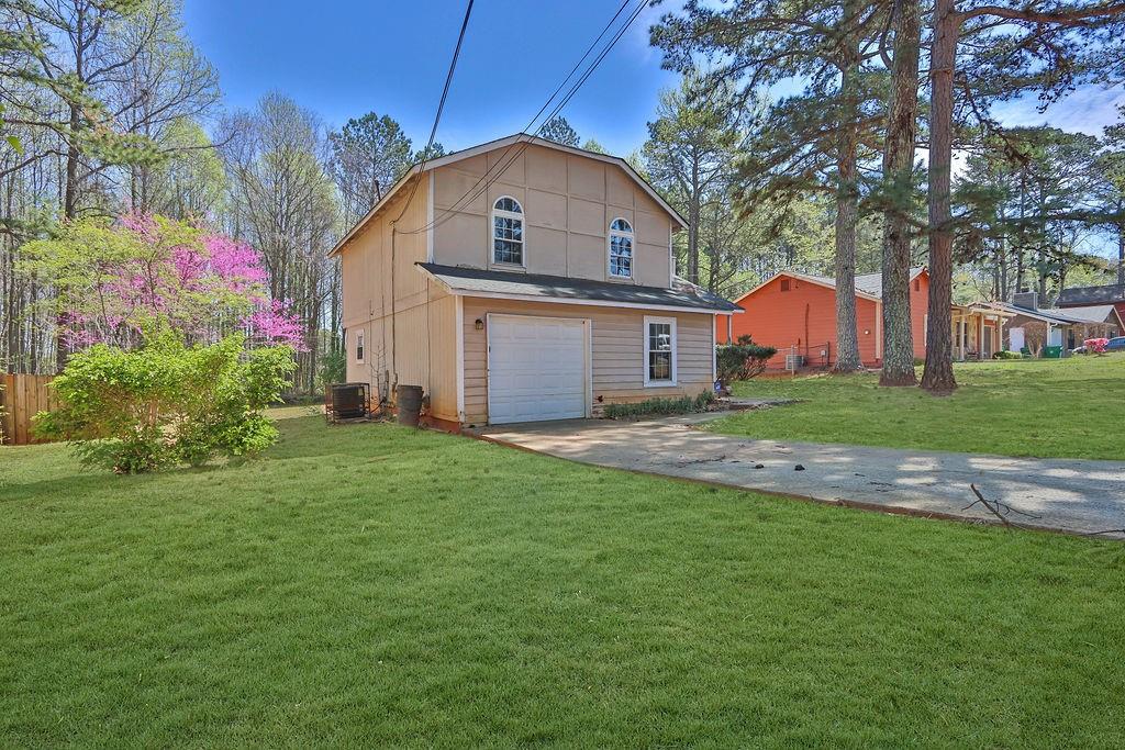 1045 Forest Path, Stone Mountain, Georgia image 3