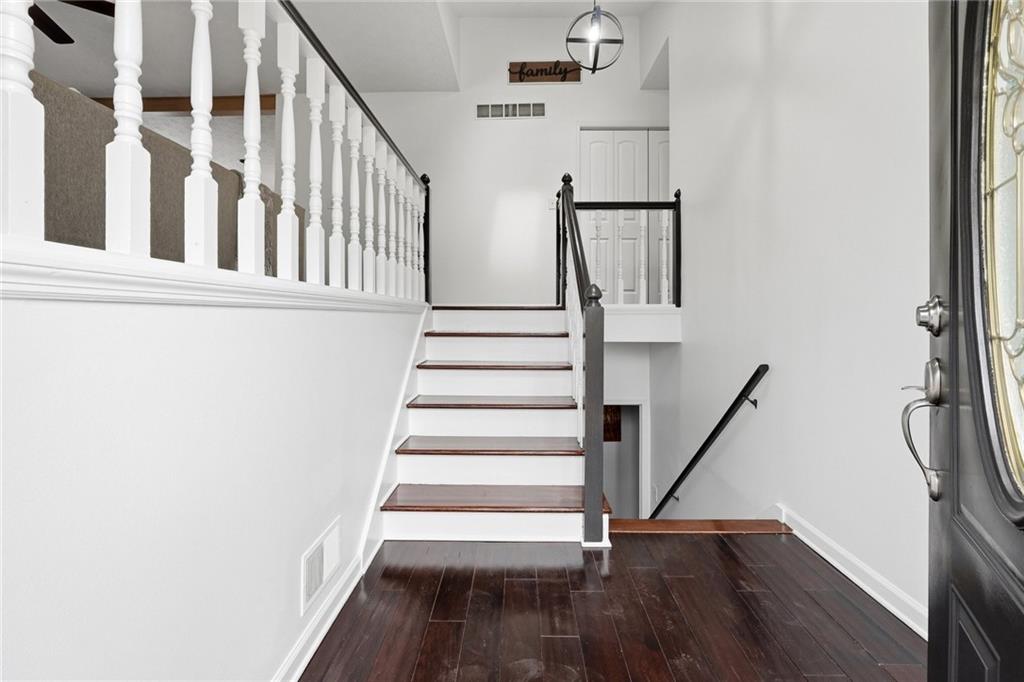 5720 Deerfield Place NW