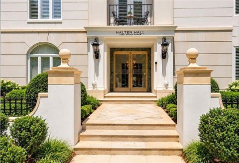 Condo For Sale - 2960 S Pharr Court #3<br/> Atlanta, GA 30305