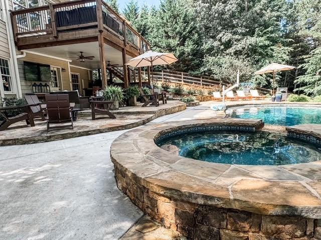 402 Greyfield Drive