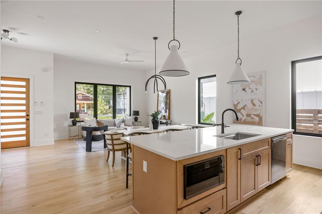 109 Flora Avenue NE