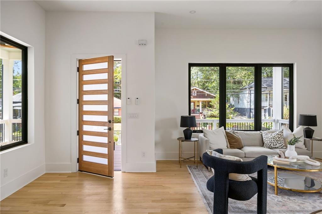109 Flora Avenue NE