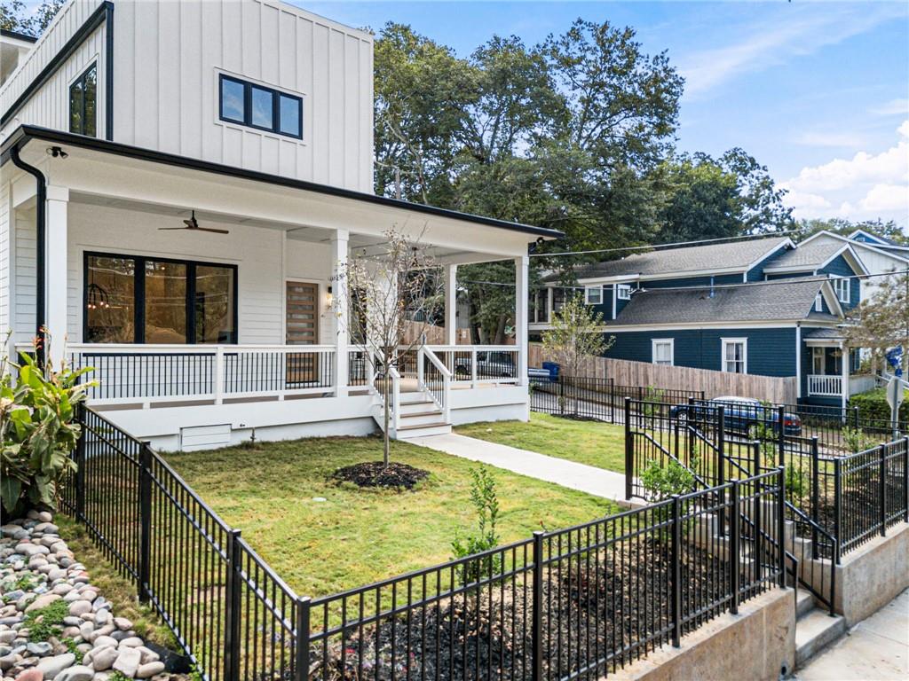 109 Flora Avenue NE