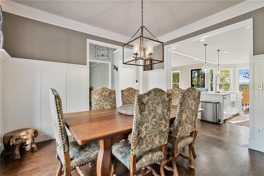5485 Woodrun Lane, Johns Creek, Georgia image 9