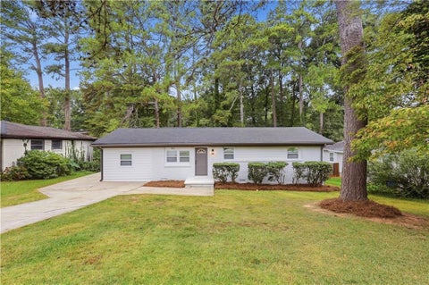 Homes For Sale - 1961 Glenmar Drive<br/> Decatur, GA 30032
