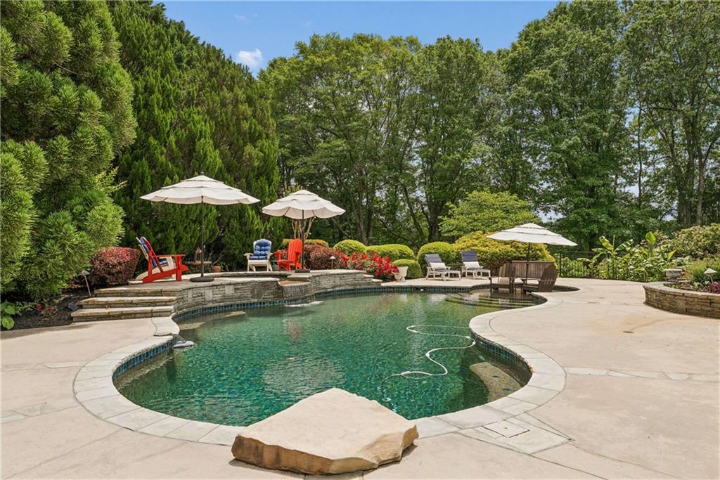 605 Crimsonwood Court
