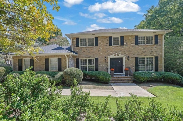 5179 MEADOWLAKE DR, ATLANTA, GA 30338 - Image 893ab9feb2e57e0bcd975a847eb2baed/1251639400