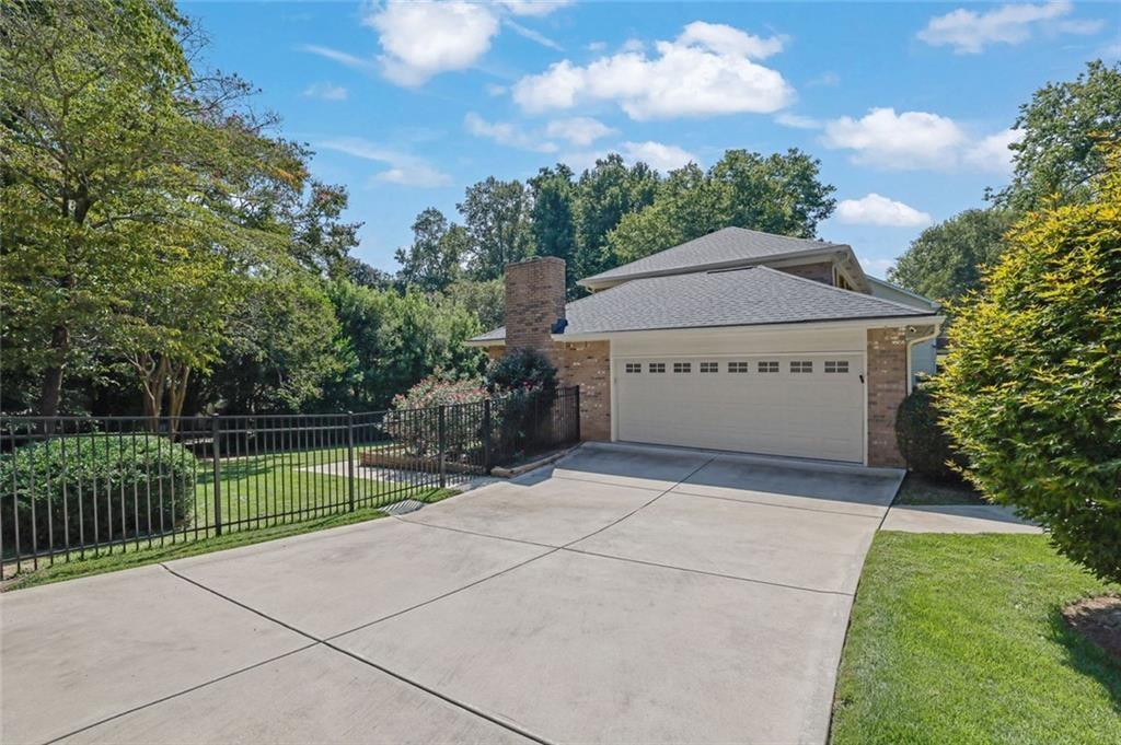 5179 Meadowlake Drive