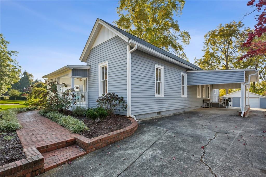 327 Stewart Avenue NW